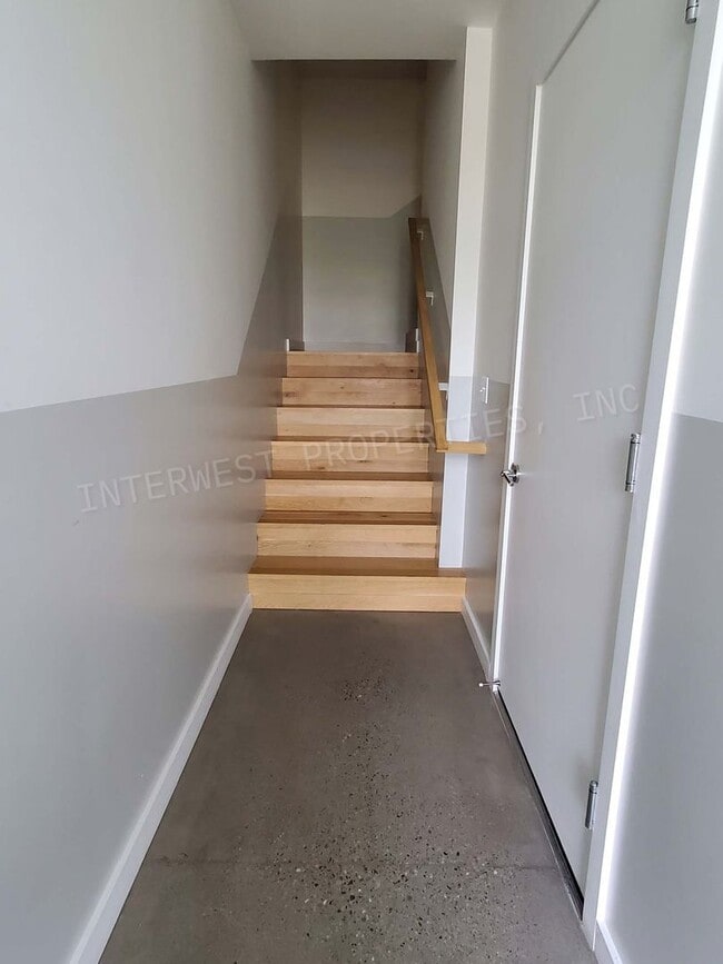 Photo - PERE02--* Unit 5284