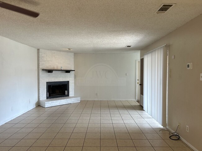 Photo - 2110 Hinkle Ave
