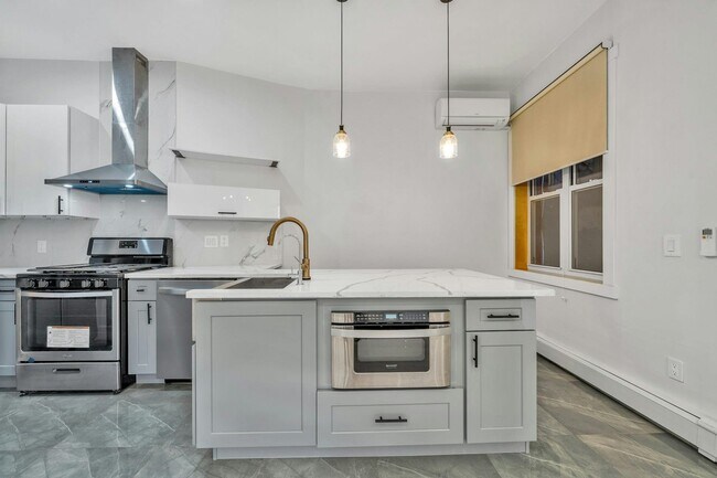 Photo - 202 48th St Unit 3