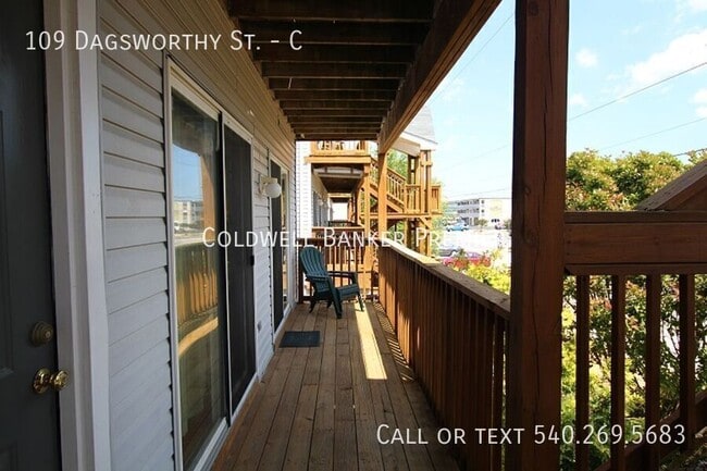 Building Photo - 109 Dagsworthy St