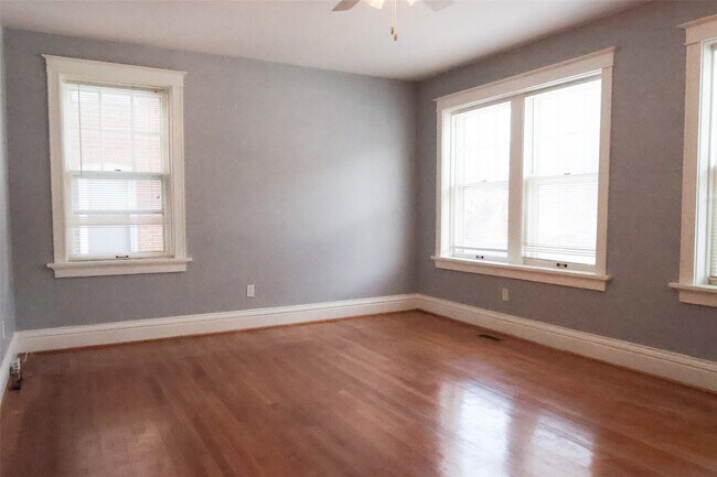 Photo - 757 Syracuse Ave Unit 1N