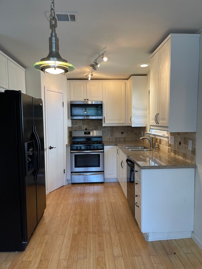 Photo - 3837 Cologne Ln