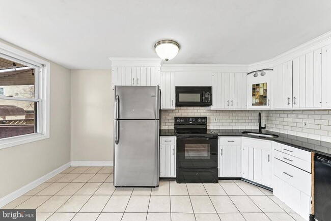 Photo - 129 Alverstone Rd