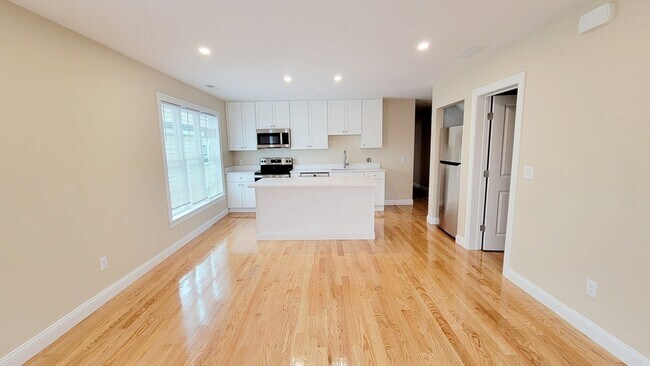 Photo - 62 Waverly St Unit 62