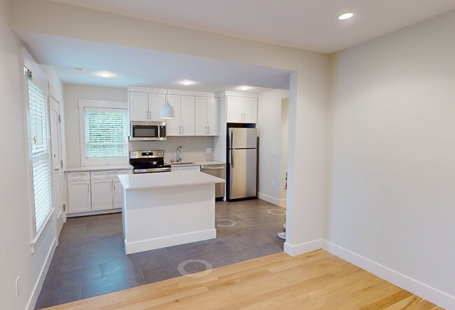 Photo - 208 Banks St Unit 2