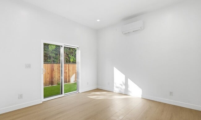 Photo - 2835 S Redondo Blvd Unit A