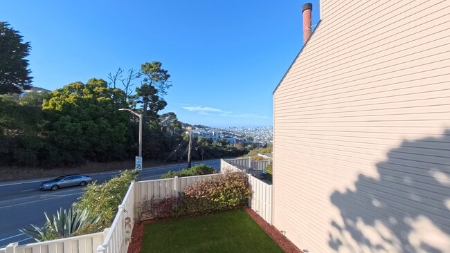 5003 Diamond Heights Blvd