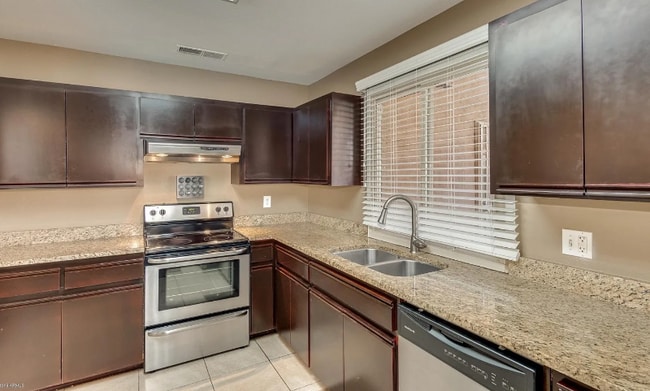 Photo - 2348 W Laurel Ln