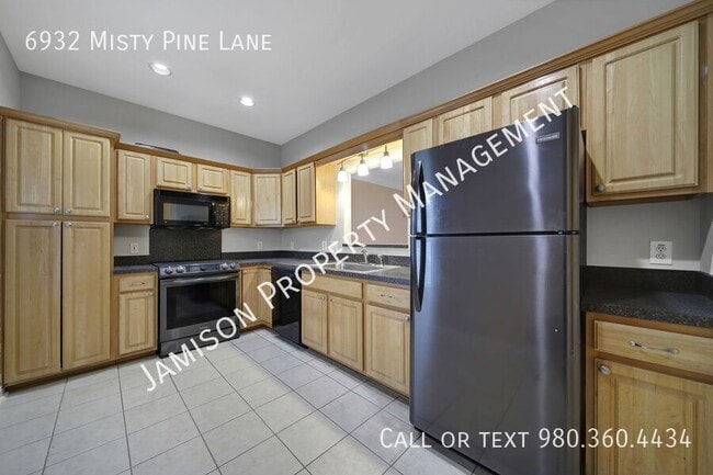 6932 Misty Pine Ln