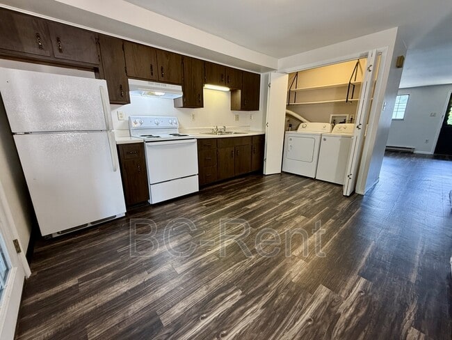Photo - 230 W Madison St