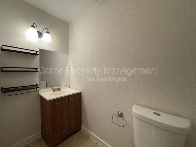 Photo - 1125 Sir Galahad Dr Unit C