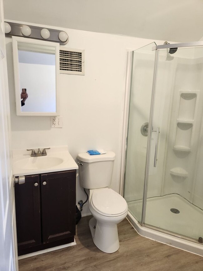 Photo - 586 Old York Rd Unit C