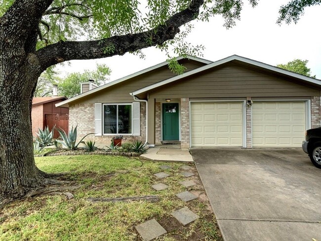 Building Photo - 11108 Applewood Dr