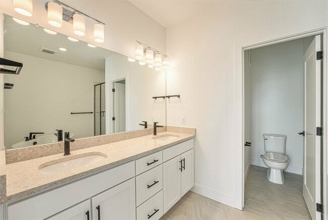 Photo - 2663 Nicholas Wy