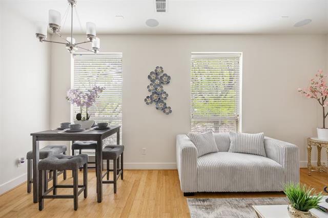 Photo - 3915 Congress Ave