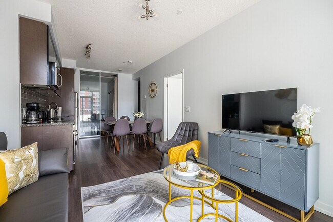 Photo - 130 Eglinton Ave E Unit ID1345870P