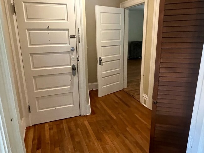 Photo - 1410 State St Unit 3