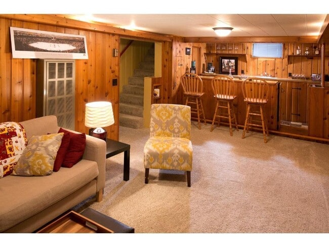 Photo - Upgraded 3 Bedroom Home Conveniently Locat...