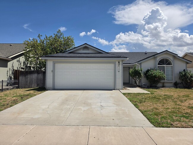 Building Photo - 546 Rawe Peak Dr