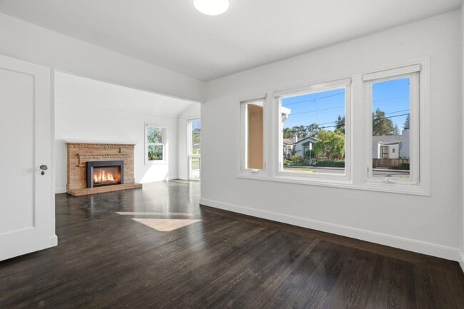 Photo - 958 Millie Ave