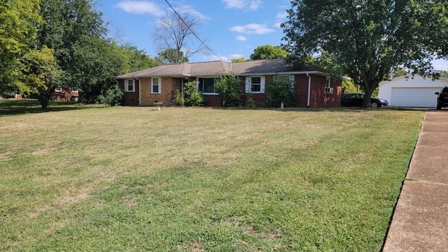 Building Photo - 1216 Rugby Dr Rental