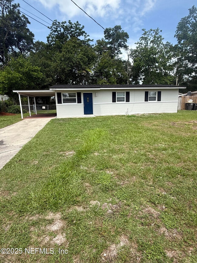 Photo - 2558 Lourdes Dr W Casa
