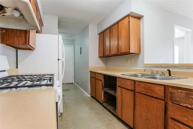 Photo - 6801 Stonleigh Pl