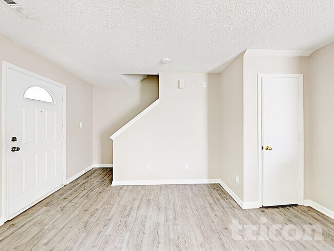 Photo - 3325 Alderknoll Ct