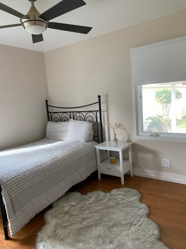 Photo - 467 E 44th Cir