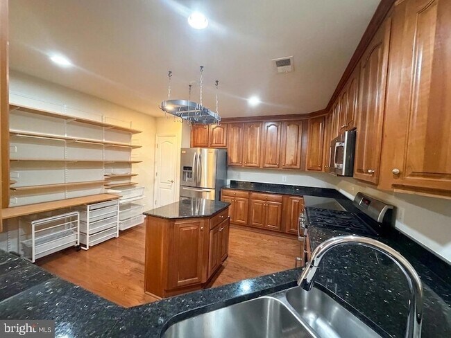 2905 Saintsbury Plaza Unit 317