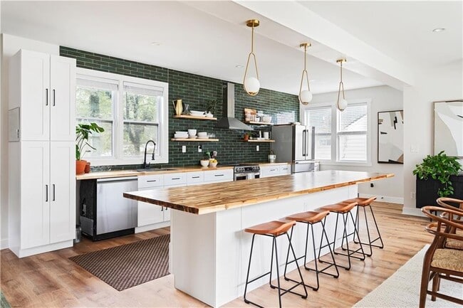 Photo - 1291 Avon Ave SW