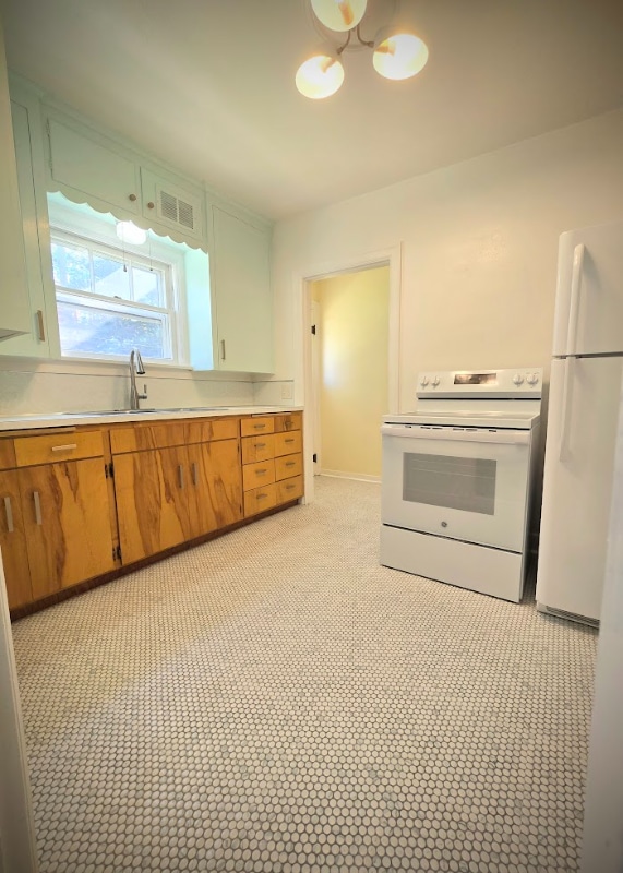 332 S 3rd Ave