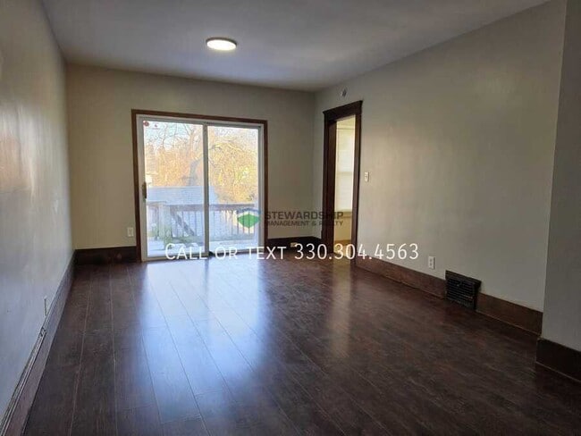 Building Photo - 1014 Berwin St Unit Upstairs