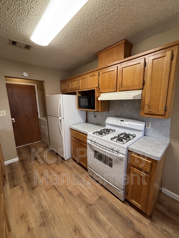 Photo - 900 S 38th St
