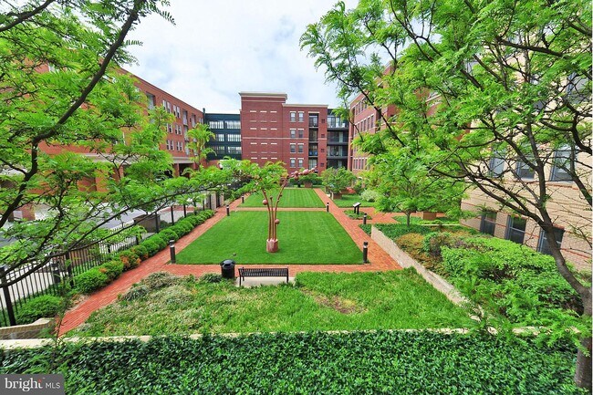 Photo - 525 N Fayette St Unit 421