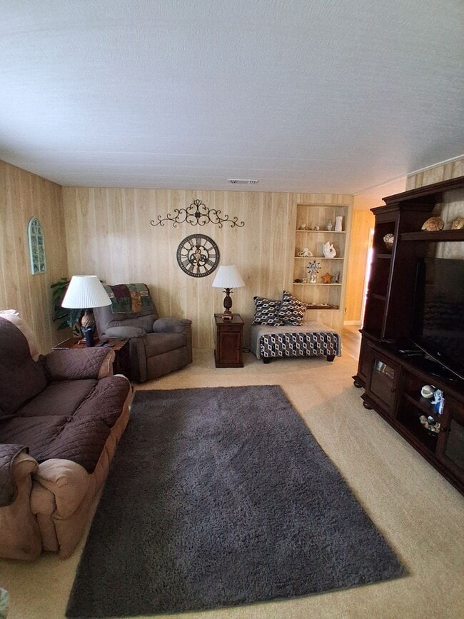 7577 Moriah Ave