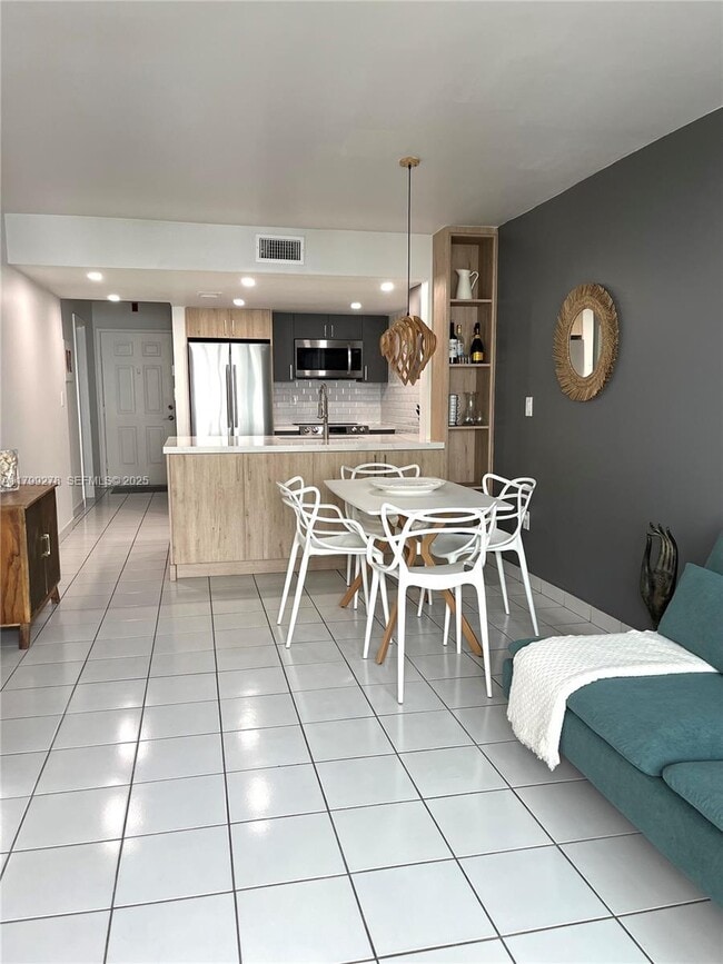 Photo - 6801 Harding Ave Unit 323