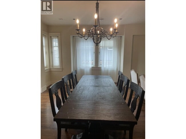 Photo - 7589 Curtis St