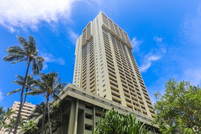 Building Photo - Royal Kuhio 1b1b1parking Fully Furnished i... Rental