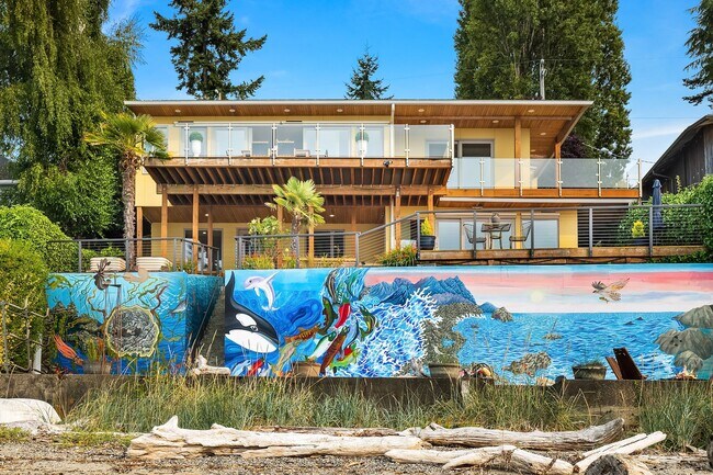 Building Photo - Three Tree Point beach front home - 3+ bedroom & 4.5 bathrooms ready for move in NOW!