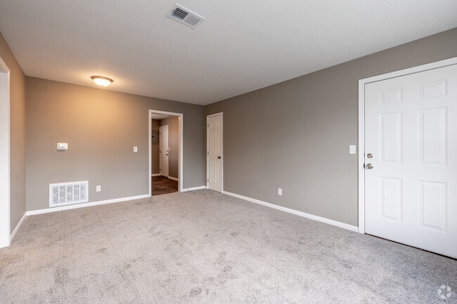 2BR, 1BA - 720 SF