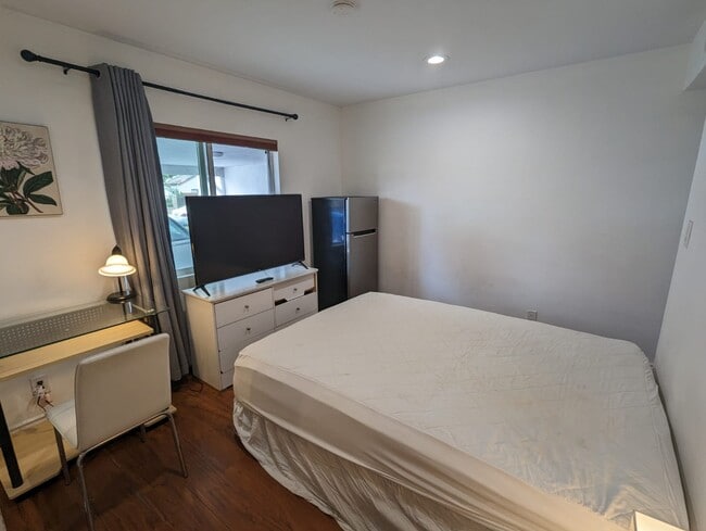 Photo - 20001 Arminta St