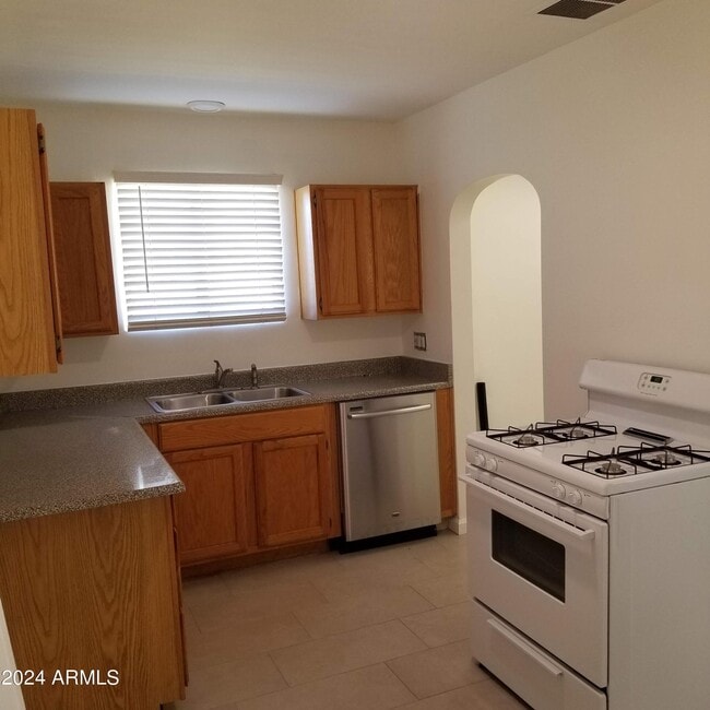 Photo - 2132 E Mulberry Dr
