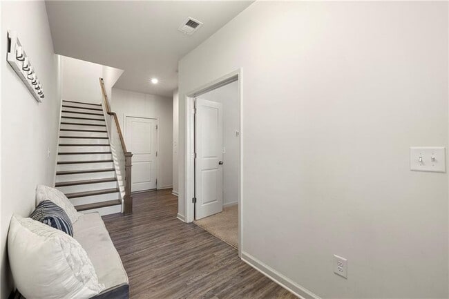 Photo - 155 Harlow Cir