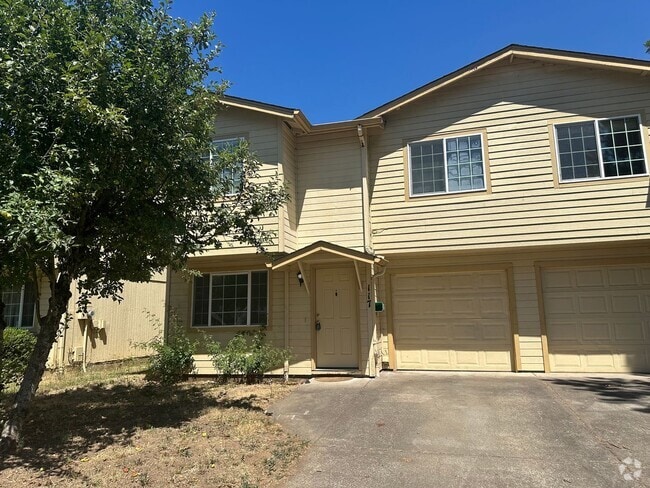 Building Photo - Freshly updated 3 bedroom 2 bathroom duple... Rental