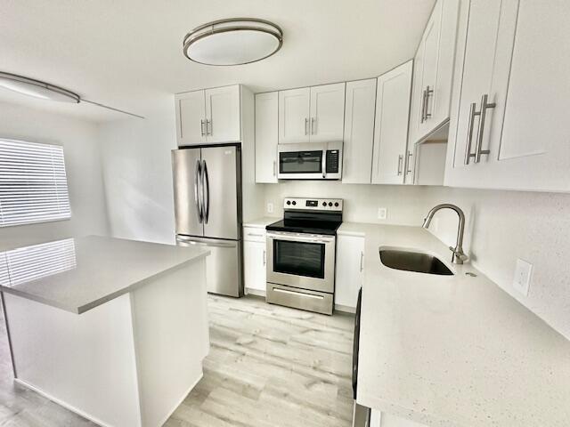 Photo - 478 Fanshaw L