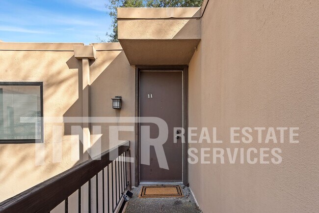 Photo - 730 Woodside Ln E Unidad #11