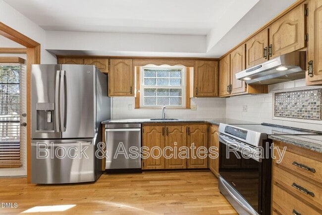 Photo - 1200 Boxwood Ln