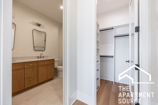 Photo - 1624 W Grand Ave Unit 2W