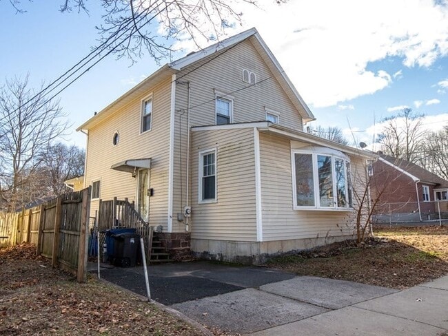 Building Photo - 131 Lexington Ave